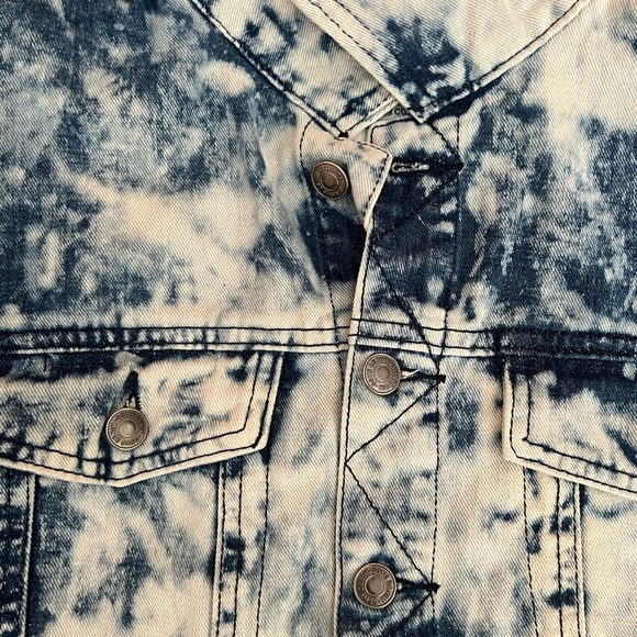 Mens blue stone washed jacket. New. Never worn. - Picture 3 of 5